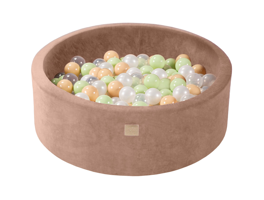 Bällebad in Samtbeige