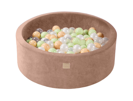 Bällebad in Samtbeige